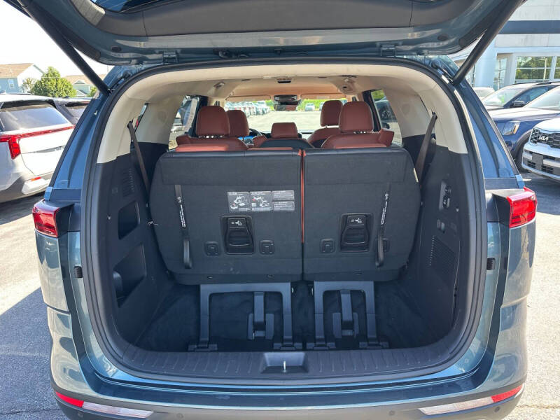 2024 Kia Carnival SX