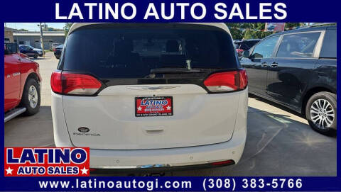 2017 Chrysler Pacifica Touring-L