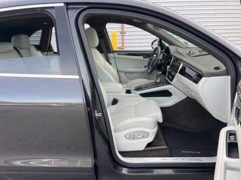 2019 Porsche Macan S