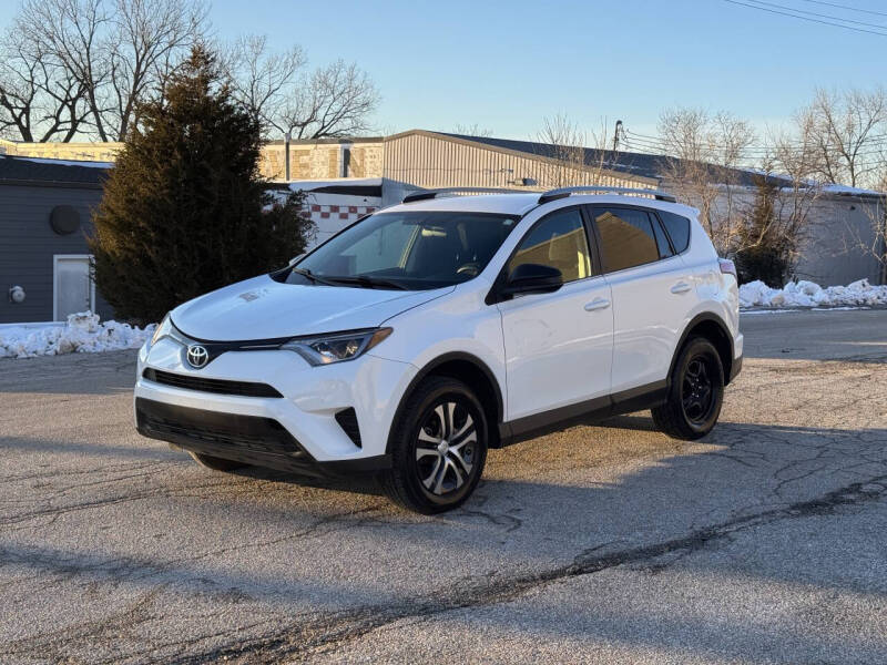 2016 Toyota RAV4 LE's photo