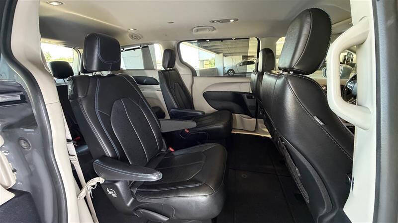2021 Chrysler Pacifica Touring L