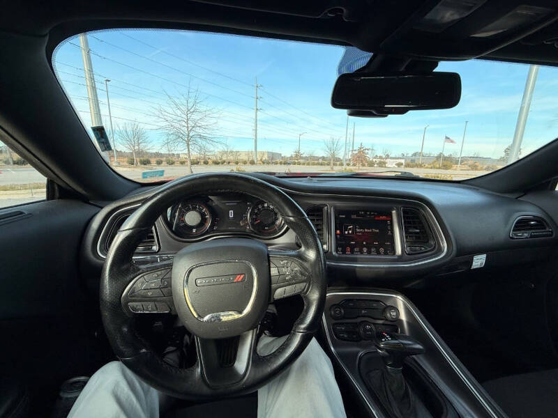 2016 Dodge Challenger SXT Plus