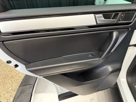 2014 Volkswagen Touareg V6 R-Line