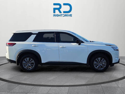 2025 Nissan Pathfinder S