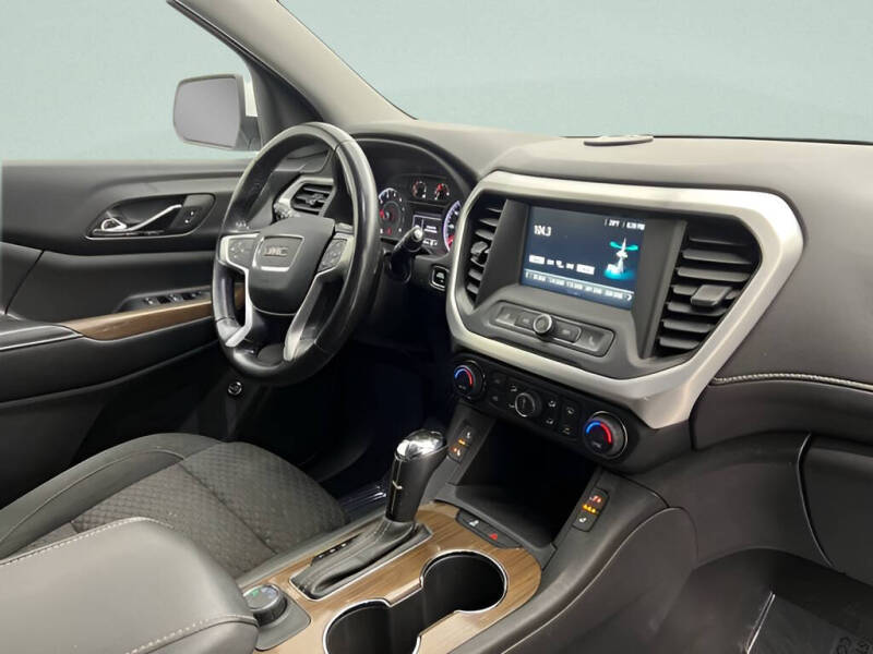 2018 GMC Acadia SLE-2