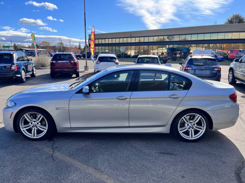 2016 BMW 5 Series 550i photo 3