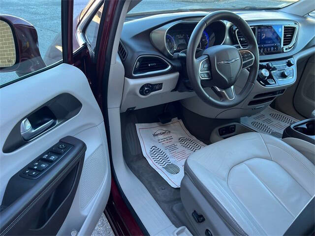 2017 Chrysler Pacifica Touring-L