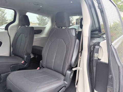 2017 Chrysler Pacifica Touring