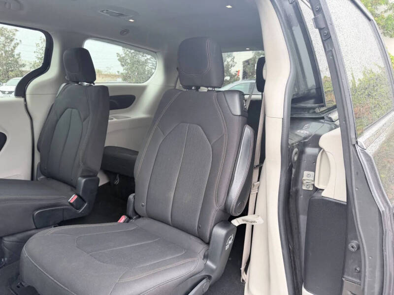 2017 Chrysler Pacifica Touring