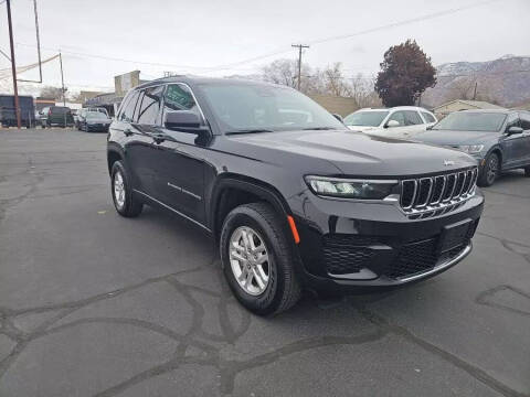 2023 Jeep Grand Cherokee Laredo