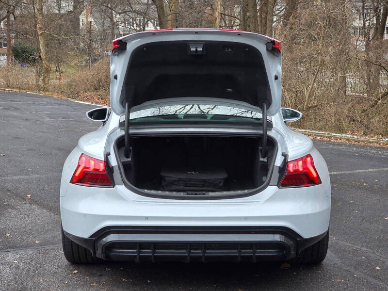 2023 Audi e-tron GT quattro Premium Plus