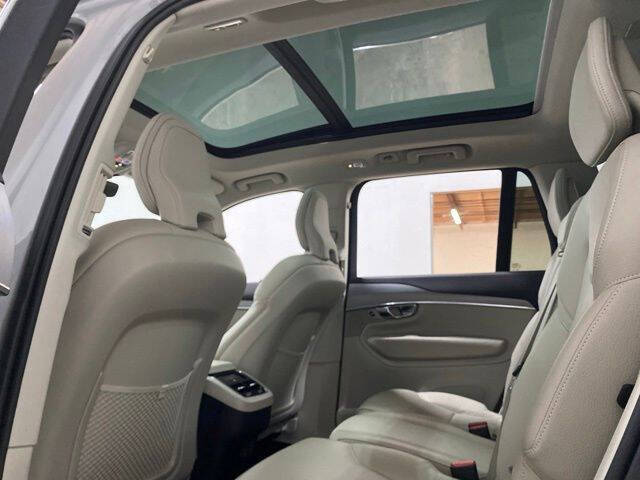 2025 Volvo XC90 B5 Core Bright Theme