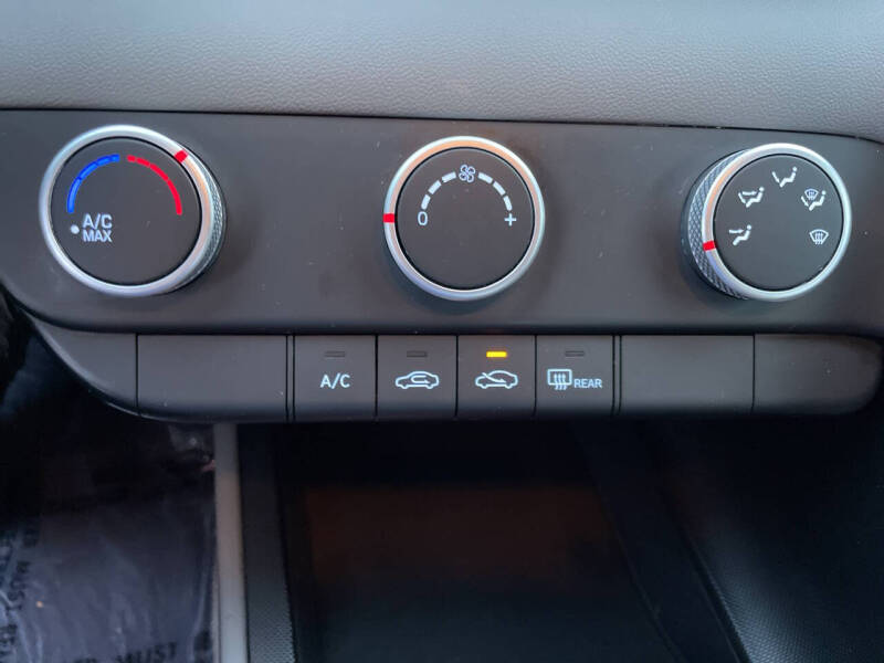 2023 Hyundai Elantra SE