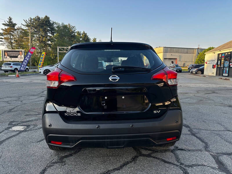 2020 Nissan Kicks SV