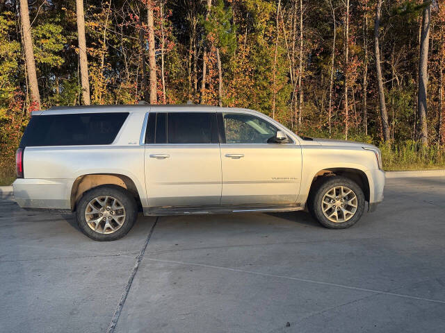 2016 GMC Yukon XL SLE's photo
