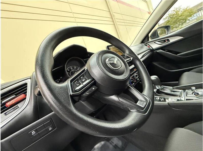 2017 Mazda MAZDA3 Sport