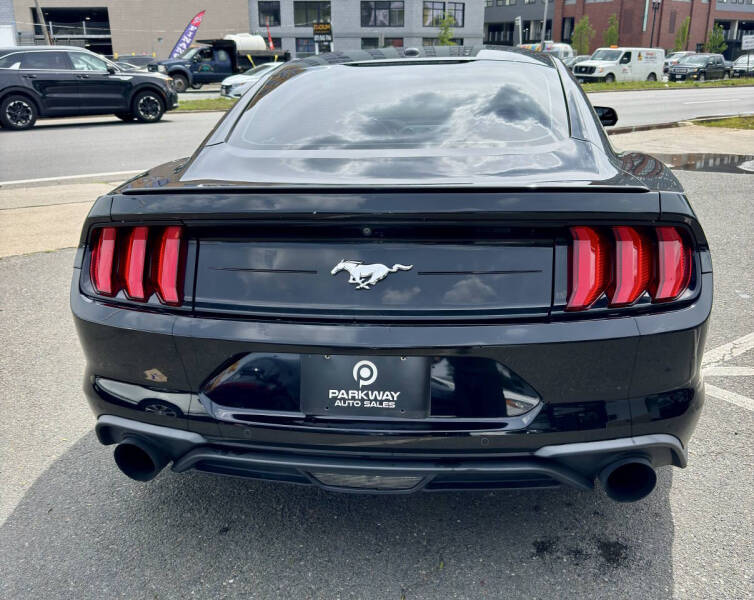 2018 Ford Mustang EcoBoost Coupe Premium's photo