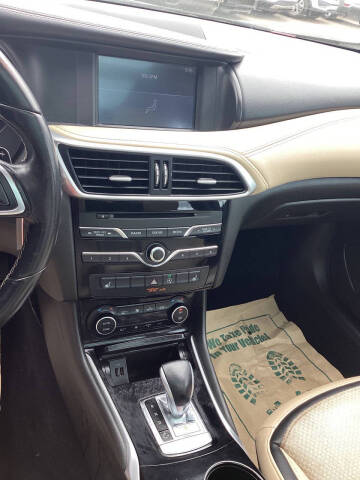 2018 Infiniti QX30 Premium