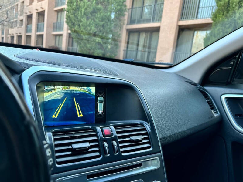 2016 Volvo XC60 T6 Drive-E Platinum