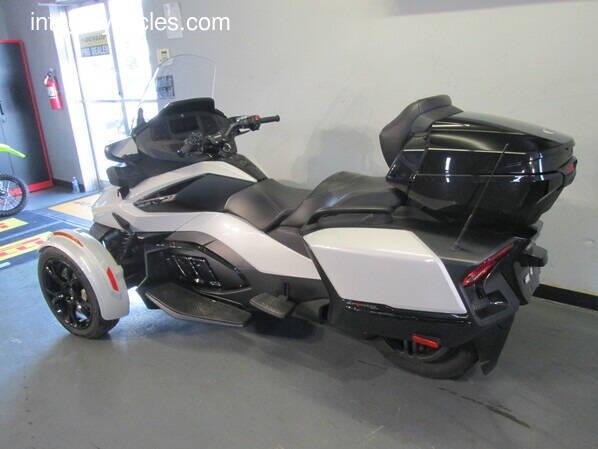 2021 Can-Am Spyder® RT Limited Dark