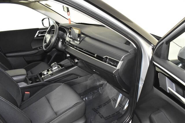 2024 Mitsubishi Outlander ES