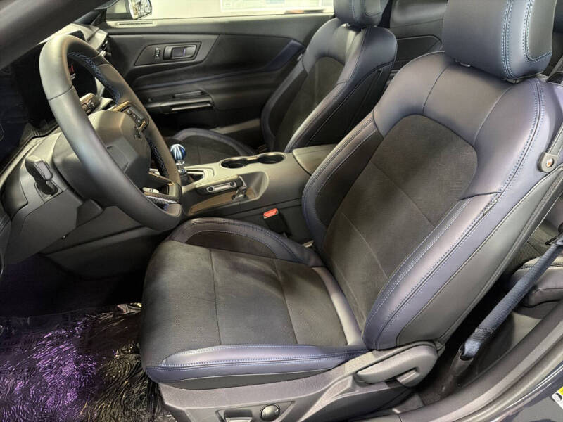 2025 Ford Mustang Dark Horse