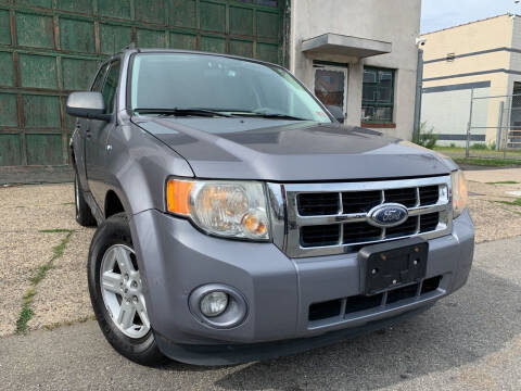 2008 Ford Escape Hybrid for sale at Illinois Auto Sales in Paterson NJ