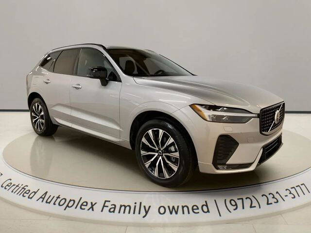2025 Volvo XC60 B5 Core Dark Theme