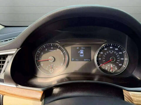 2019 Kia Cadenza Premium