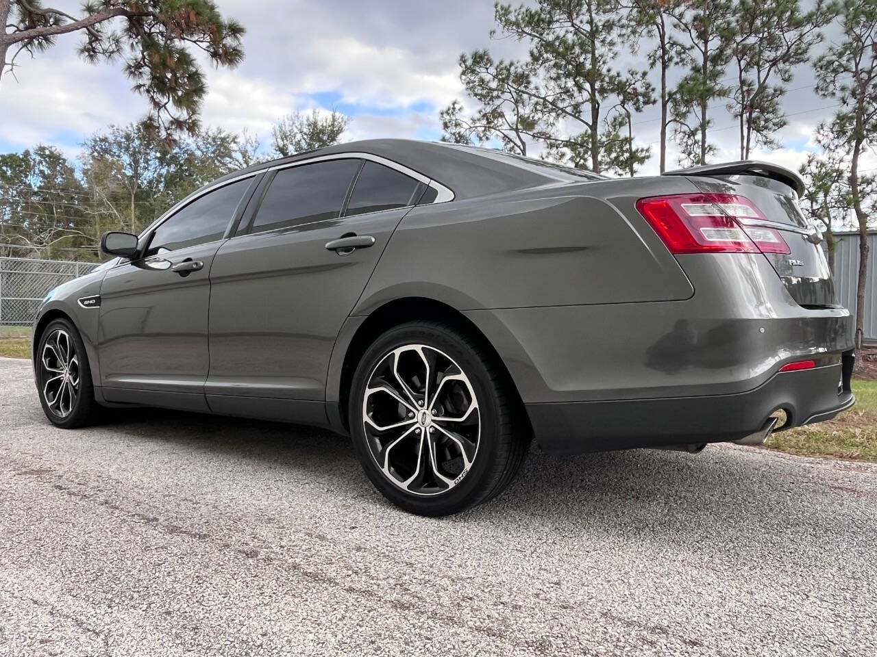 2015 Ford Taurus for sale at Rimas Auto LLC in Orlando, FL