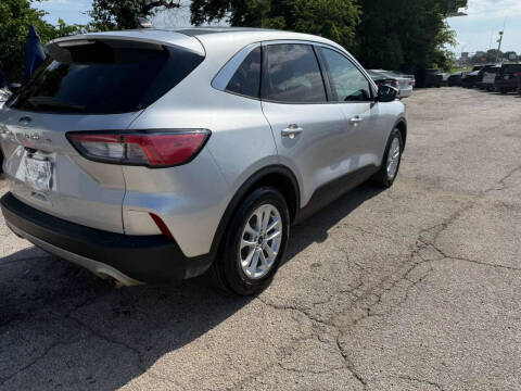 2020 Ford Escape SE