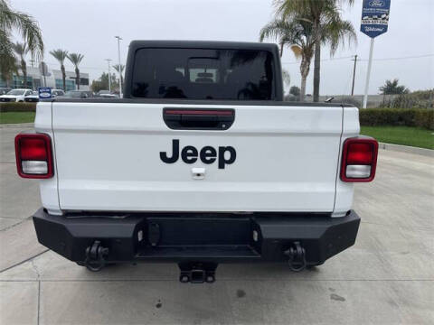 2021 Jeep Gladiator Sport