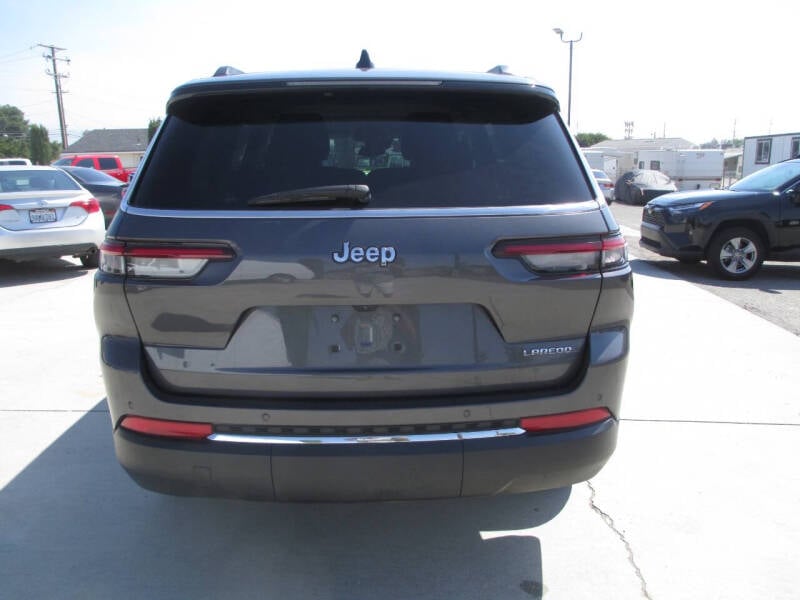 2023 Jeep Grand Cherokee L Laredo photo 4