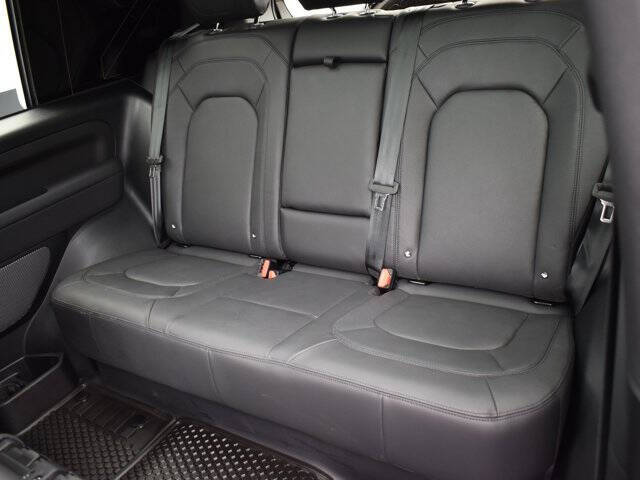 2023 Land Rover Defender 90 SE