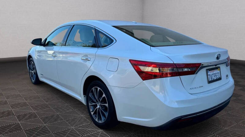 2016 Toyota Avalon Hybrid XLE Premium