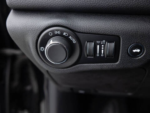 2017 Chrysler 200 Limited Platinum