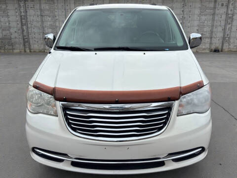 2013 Chrysler Town and Country Touring