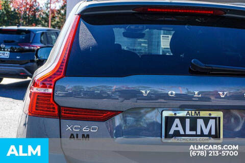 2024 Volvo XC60 Recharge T8 Plus Dark Theme