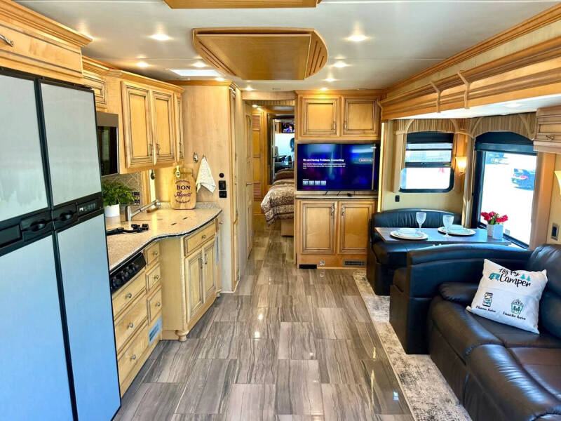 2014 Freightliner XCR Chassis