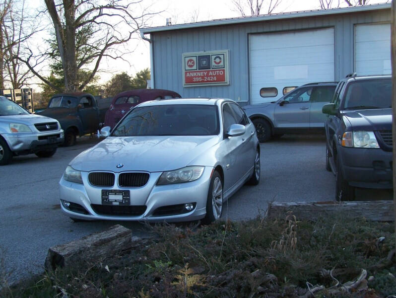 2011 BMW 3 Series 328i photo 5