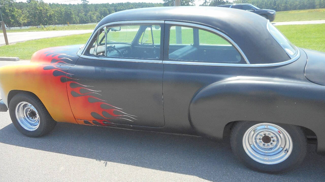 1951 Chevrolet Deluxe 12