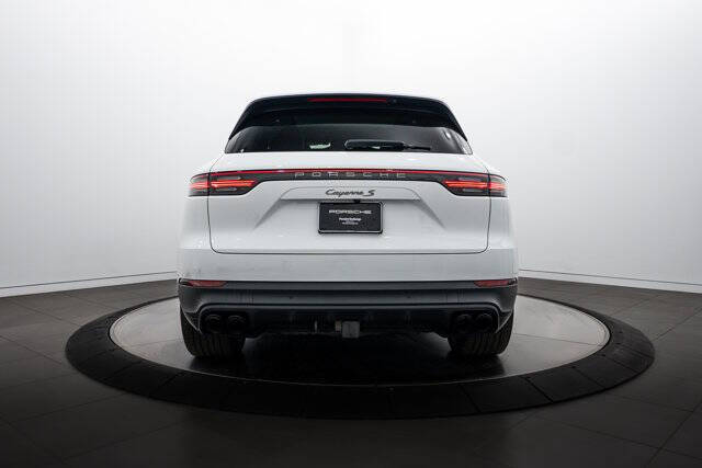 2023 Porsche Cayenne S Platinum Edition