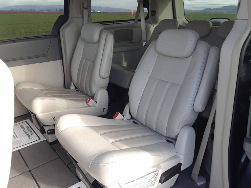 2008 Chrysler Town and Country Touring