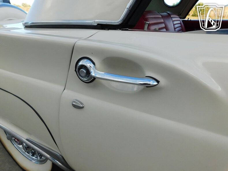 1957 Ford Thunderbird