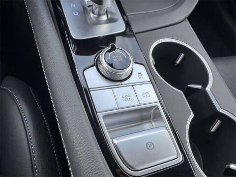 2026 Genesis G70 2.5T Standard