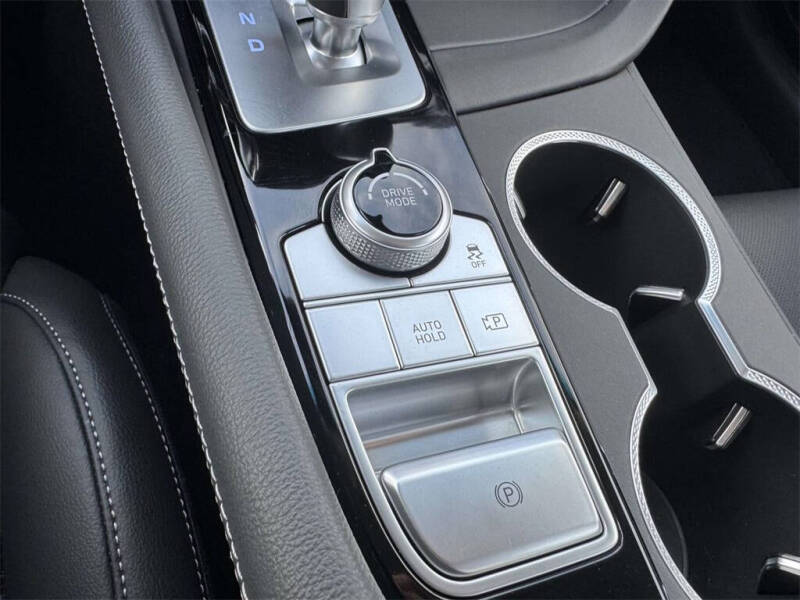 2026 Genesis G70 2.5T Standard