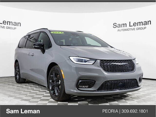 2023 Chrysler Pacifica for sale at Sam Leman Chrysler Jeep Dodge of Peoria in Peoria IL