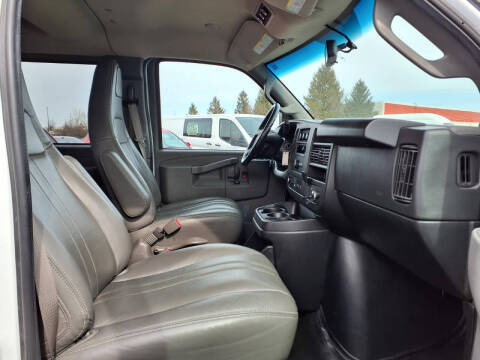 2022 Chevrolet Express LS 3500