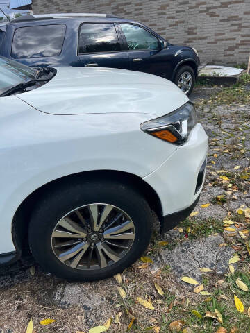 2017 Nissan Pathfinder SL