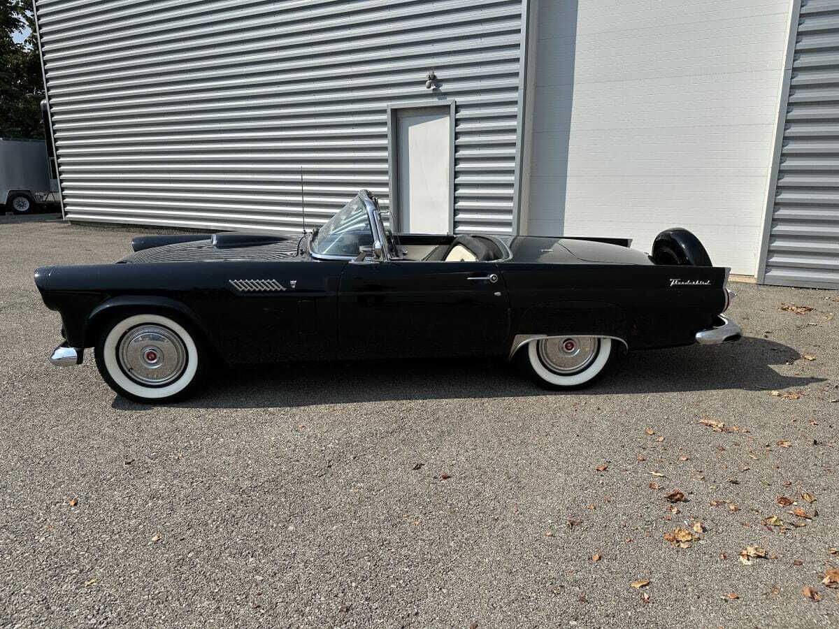1956 Ford Thunderbird 23